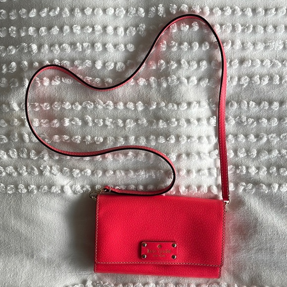 Kate Spade coral crossbody wallet bag - Picture 1 of 3